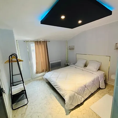 Sereni House Jacuzzi Holiday home