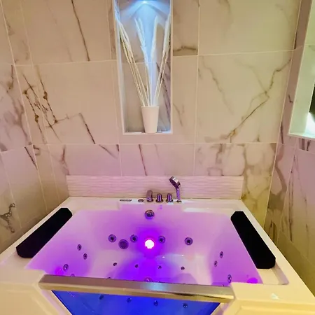 Sereni House Jacuzzi Сasa de vacaciones